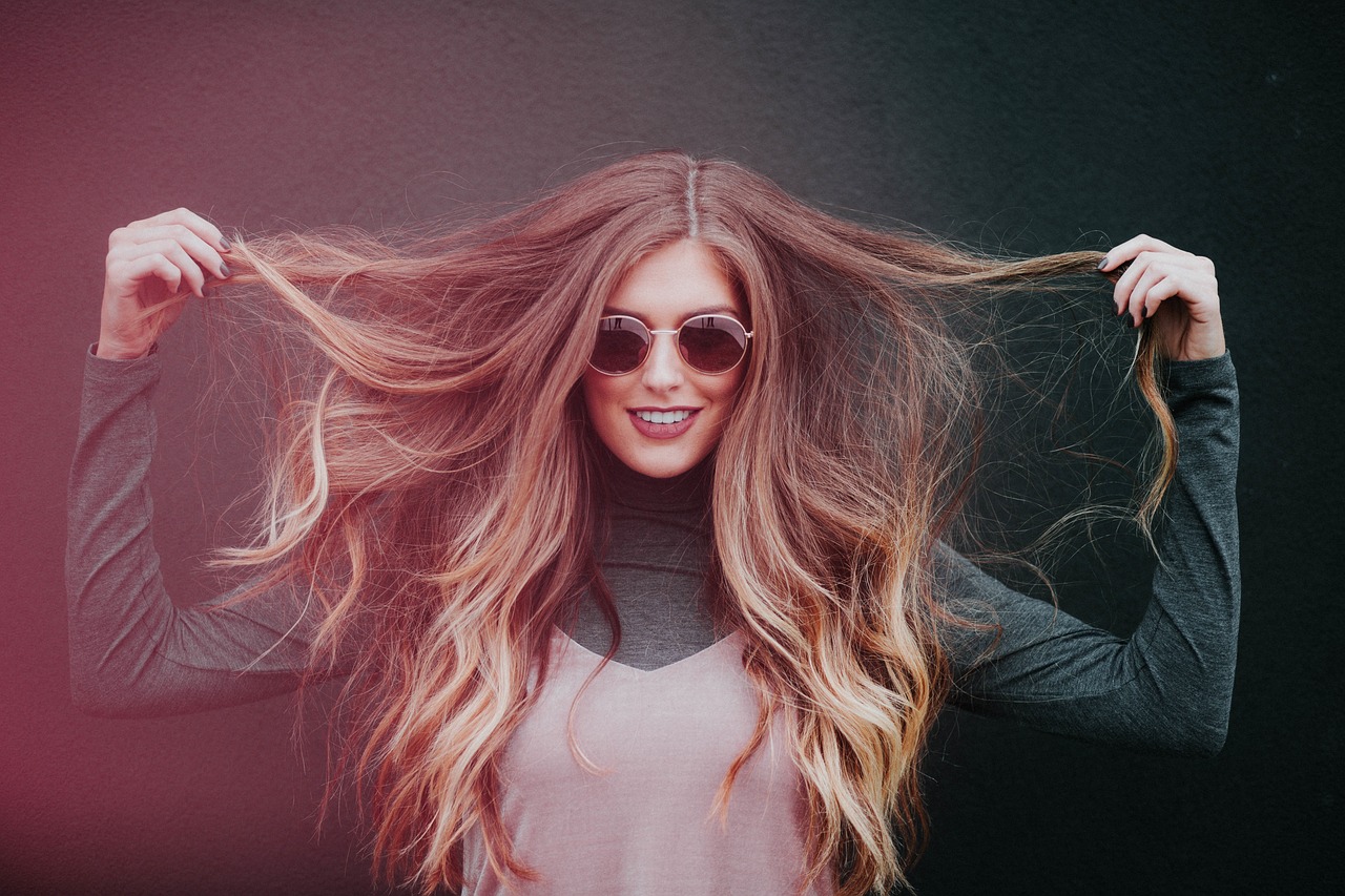 Moda İkonlarından Saç Stil İlhamı: Klasikten Modernize Edilmiş Saç Modelleri